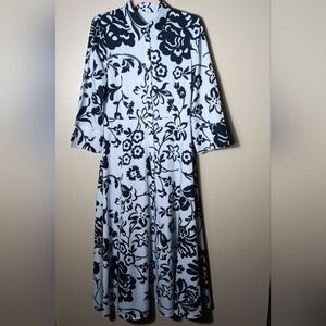 Shein Black and white floral longsleeve button-down long dress. Size small.